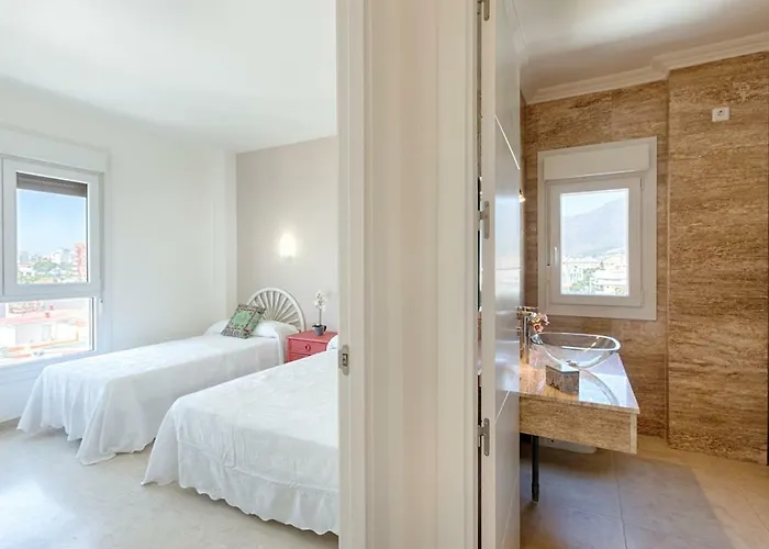 Hanami Avenida De Espana エステポナ