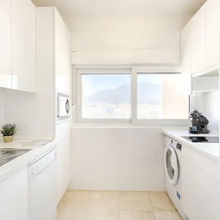 Hanami Avenida De Espana Apartament Estepona